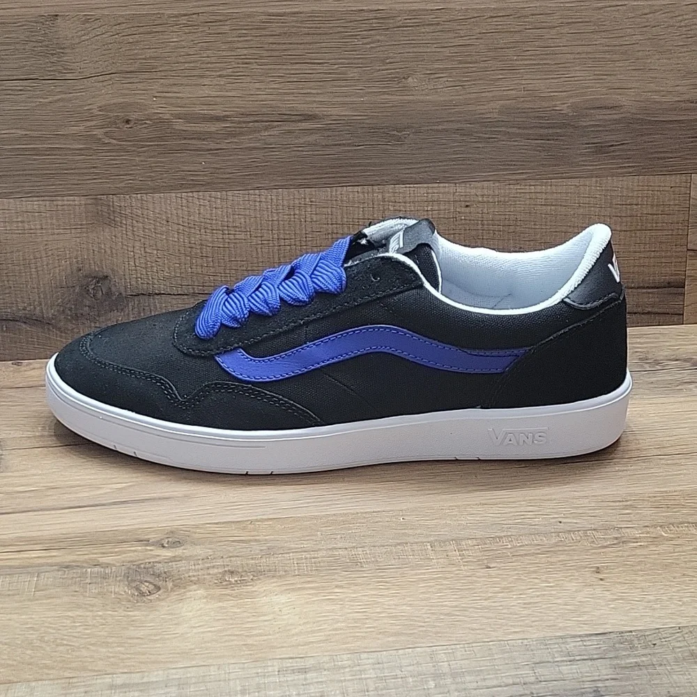Van's Cruze Too Cc Brand new in the box authentic uper leather and textile.